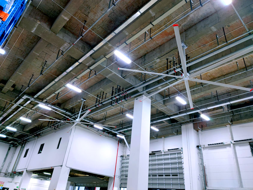 廠房車間悶熱不通風(fēng)可以使用工業(yè)大風(fēng)扇嗎？